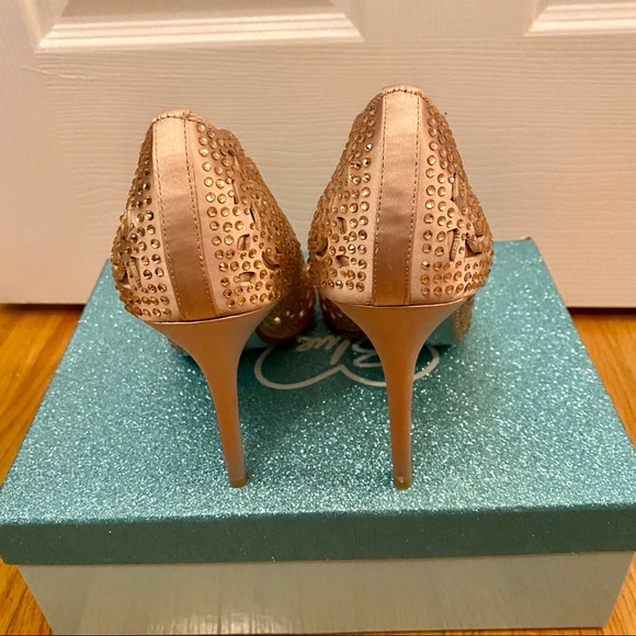 Blue by Betsey Johnson SB- Elsa - Picture 4 of 16